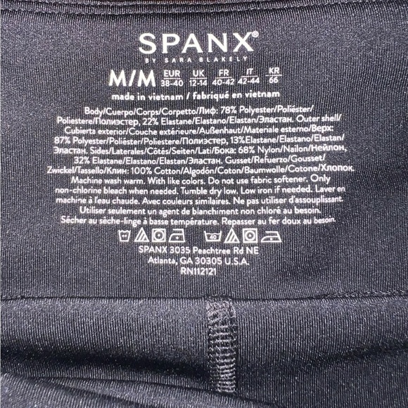 NWT SPANX Get Moving Short in Black Size Medium Activewear Athleisure - Picture 5 of 8